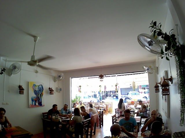 Kallot's Restaurant & Bar